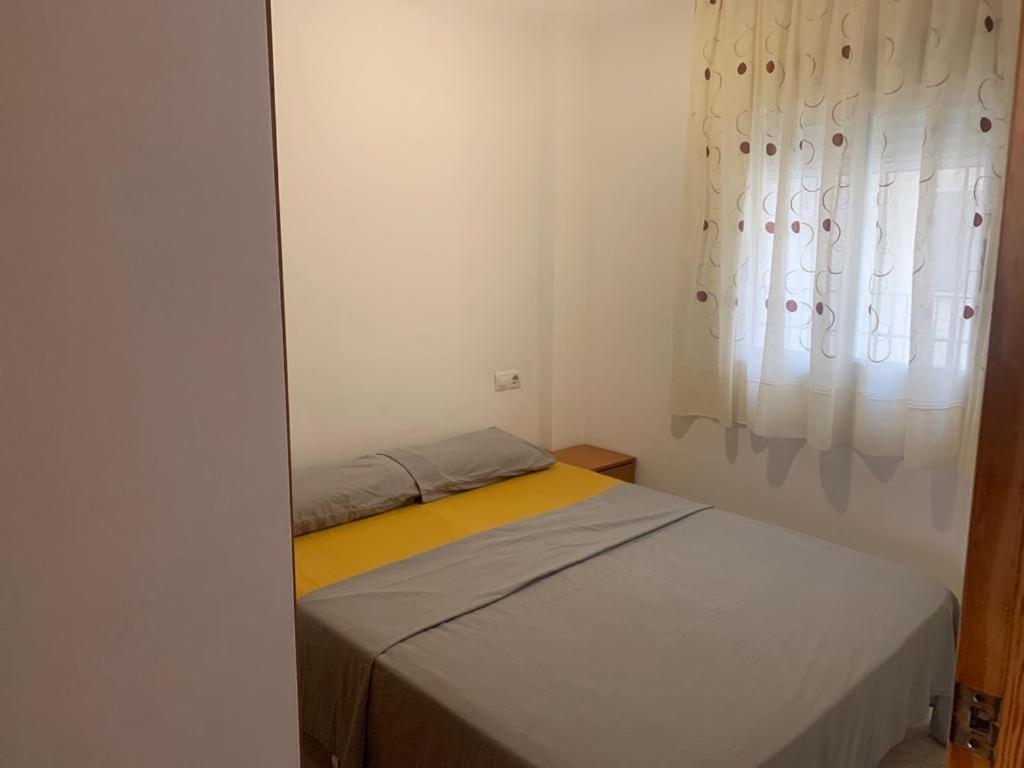 Alquilo Hermoso Apartamento En La Paradisiaca Oropesa Del Mar, 2Habitaciones, 1 Bano, Cocina, Salon, Aire Acondicionado Y Balcon A 400 Metros De La Playa Morro De Gos, Muy Cerca De Supermercados, Comercios Y Bares Extérieur photo
